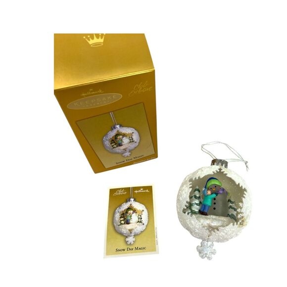Hallmark Keepsake Ornament Set Snow Day Magic Christmas Window club exclusive - Picture 4 of 12